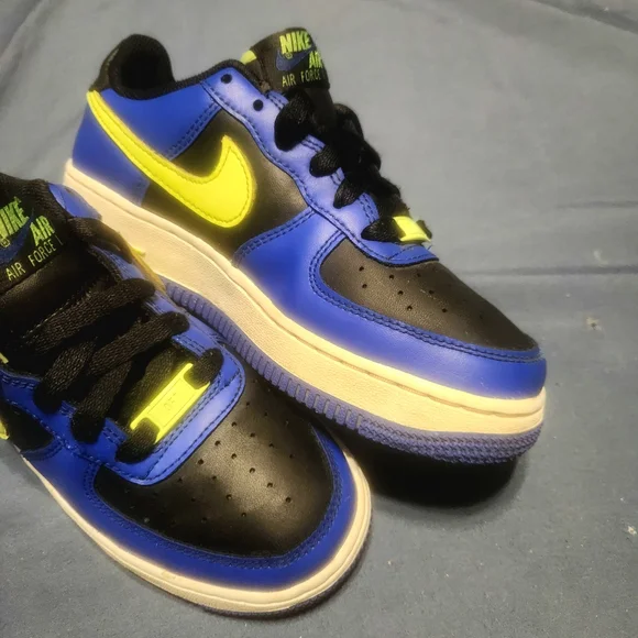 Nike Kids Sneakers - Blue, Black, and Neon Yellow - Picture 6 of 6